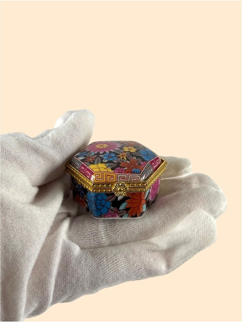 Vintage Chinese Porcelain Pill Box Floral Ring Trinket Box